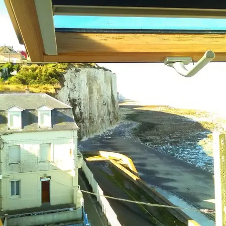 D'une A A 500 M De La Plage Avec Vue Sur La Mer Et Jardin Clos * Ault
