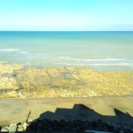 D'une A A 500 M De La Plage Avec Vue Sur La Mer Et Jardin Clos Apartman Ault